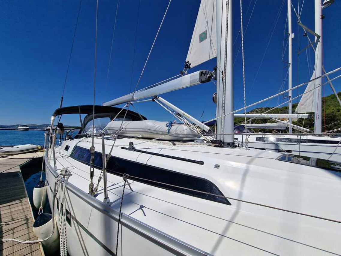 Bavaria Cruiser 37 - 3 cab. — photo 8