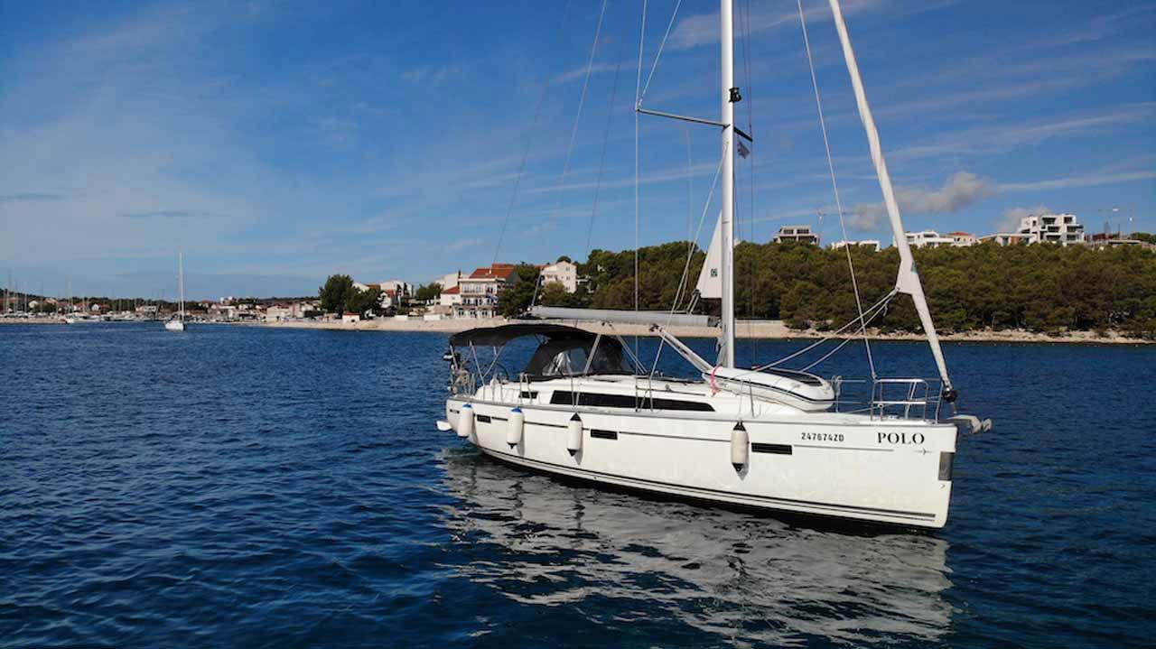 Bavaria Cruiser 37 - 3 cab. — photo 12