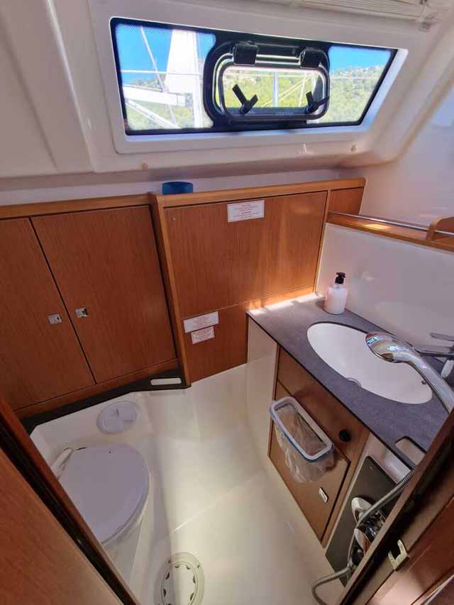 Bavaria Cruiser 37 - 3 cab. — photo 17
