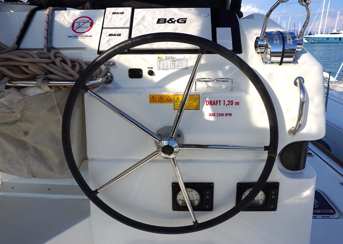 Lagoon 40 - 4 + 2 cab — photo 8