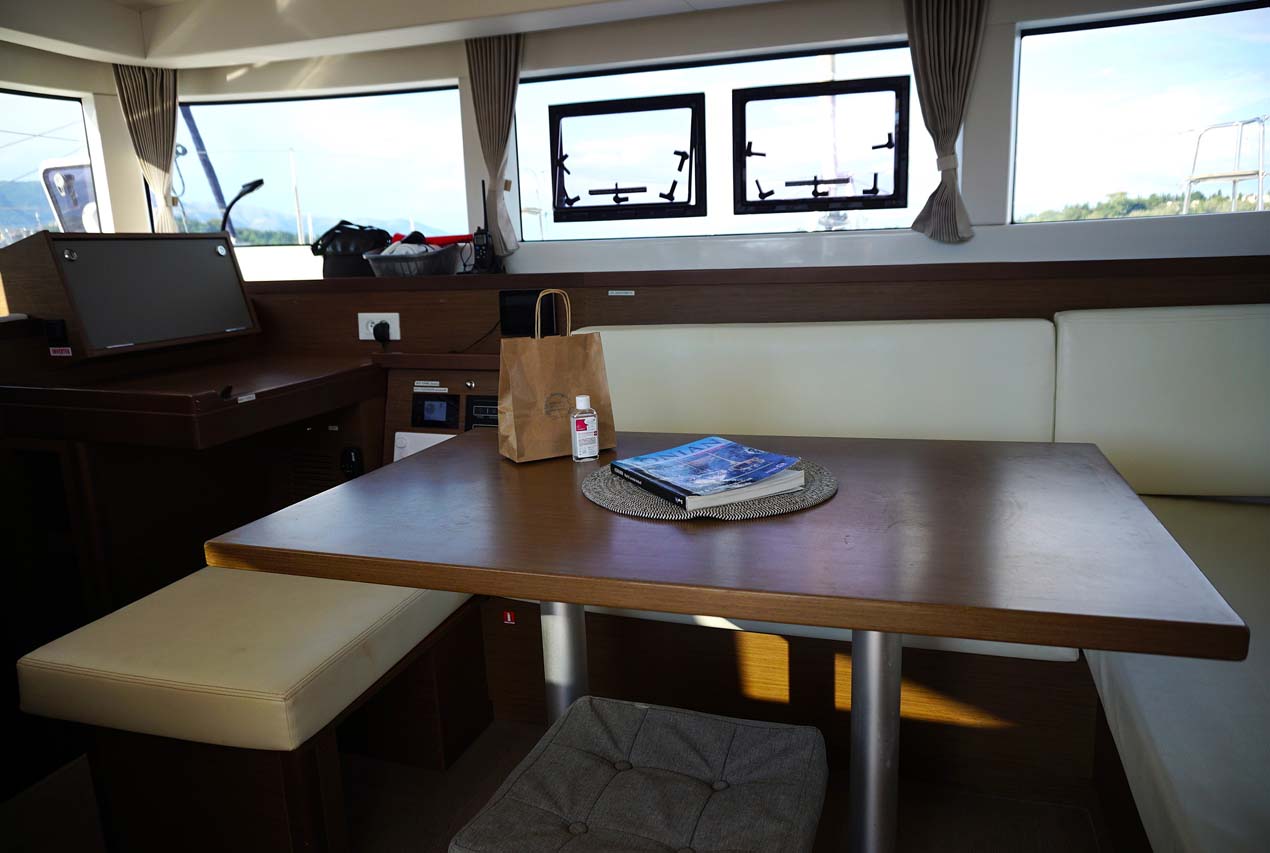 Lagoon 40 - 4 + 2 cab — photo 9