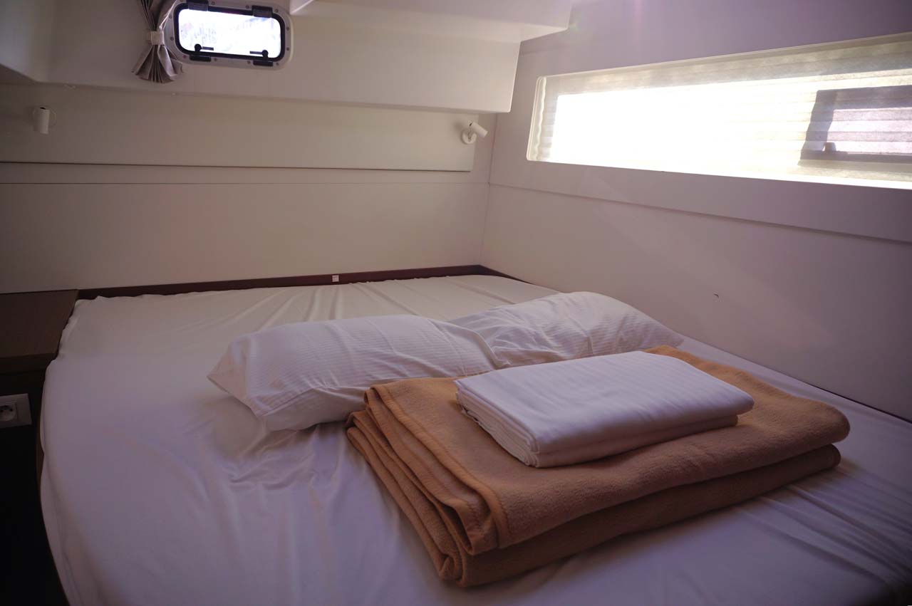Lagoon 40 - 4 + 2 cab — photo 14
