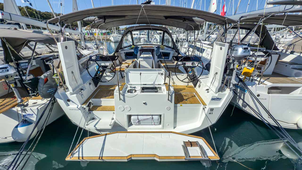 Dufour 41 Performance - 3 cab. — photo 3