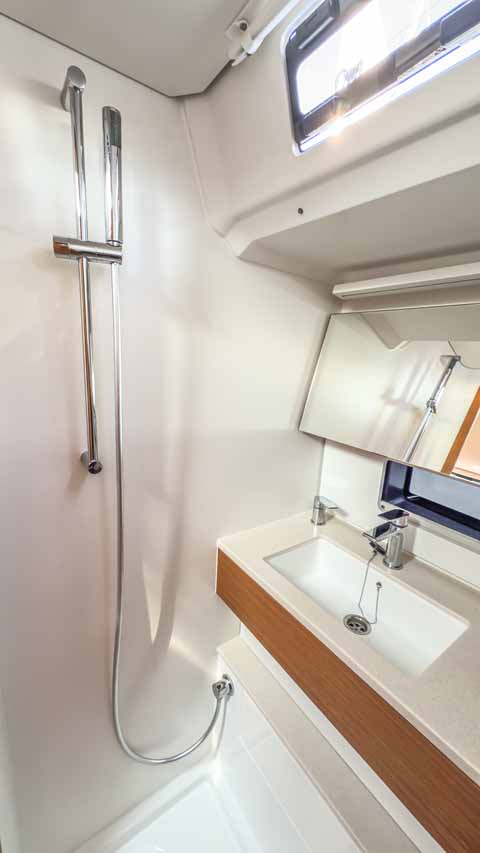 Dufour 41 Performance - 3 cab. — photo 24