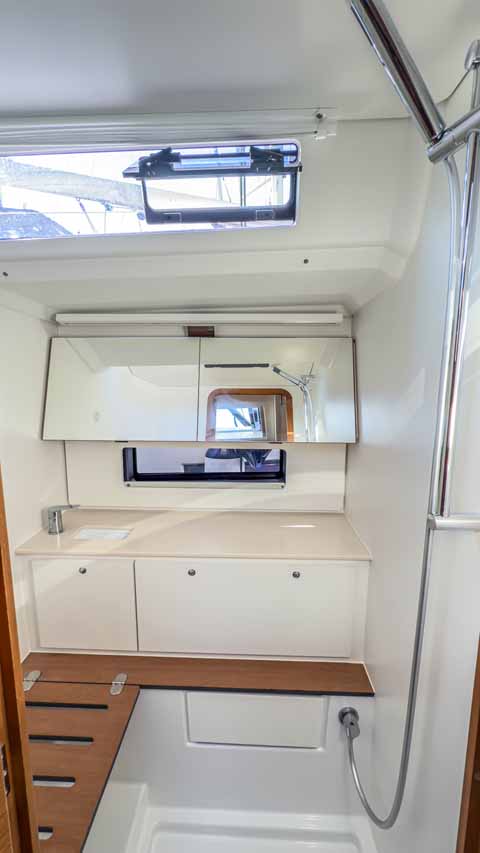Dufour 41 Performance - 3 cab. — photo 25