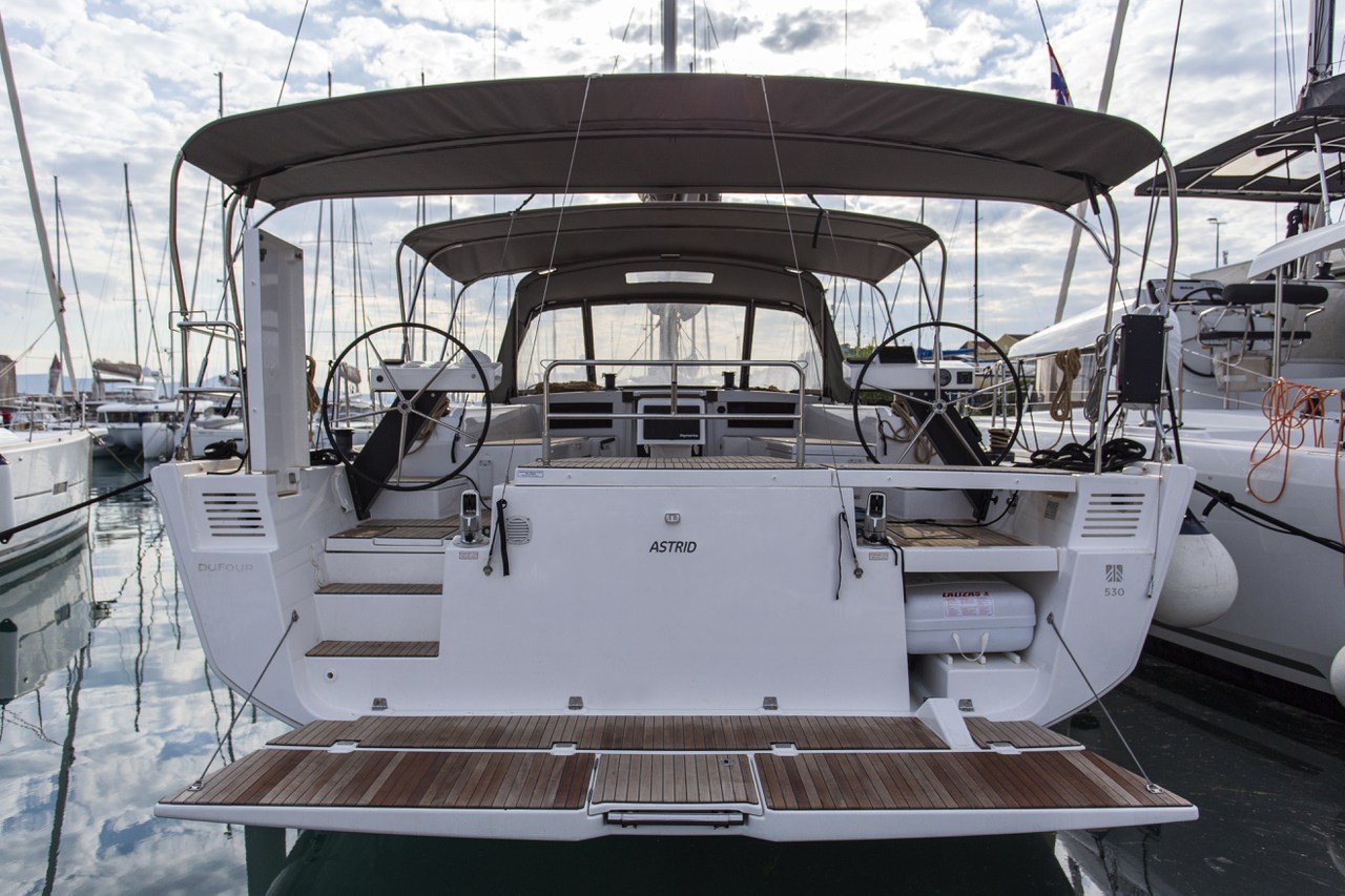 Dufour 530 - 6 cab. — photo 1