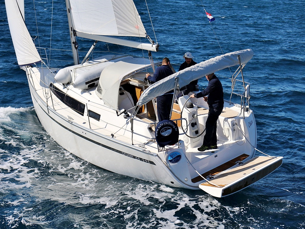 Bavaria Cruiser 33 — photo 1