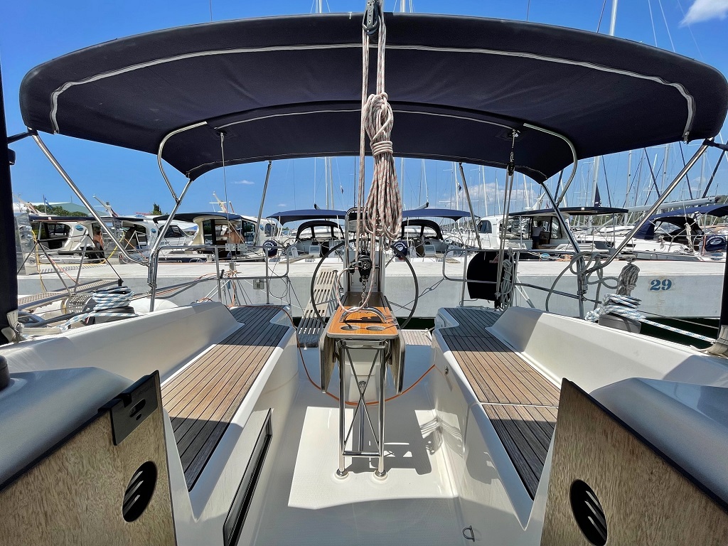 Bavaria Cruiser 33 — photo 6