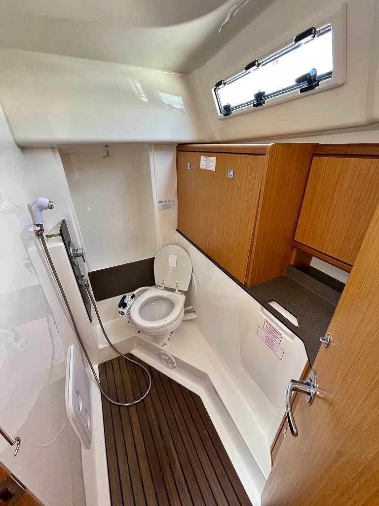 Bavaria Cruiser 33 — photo 16