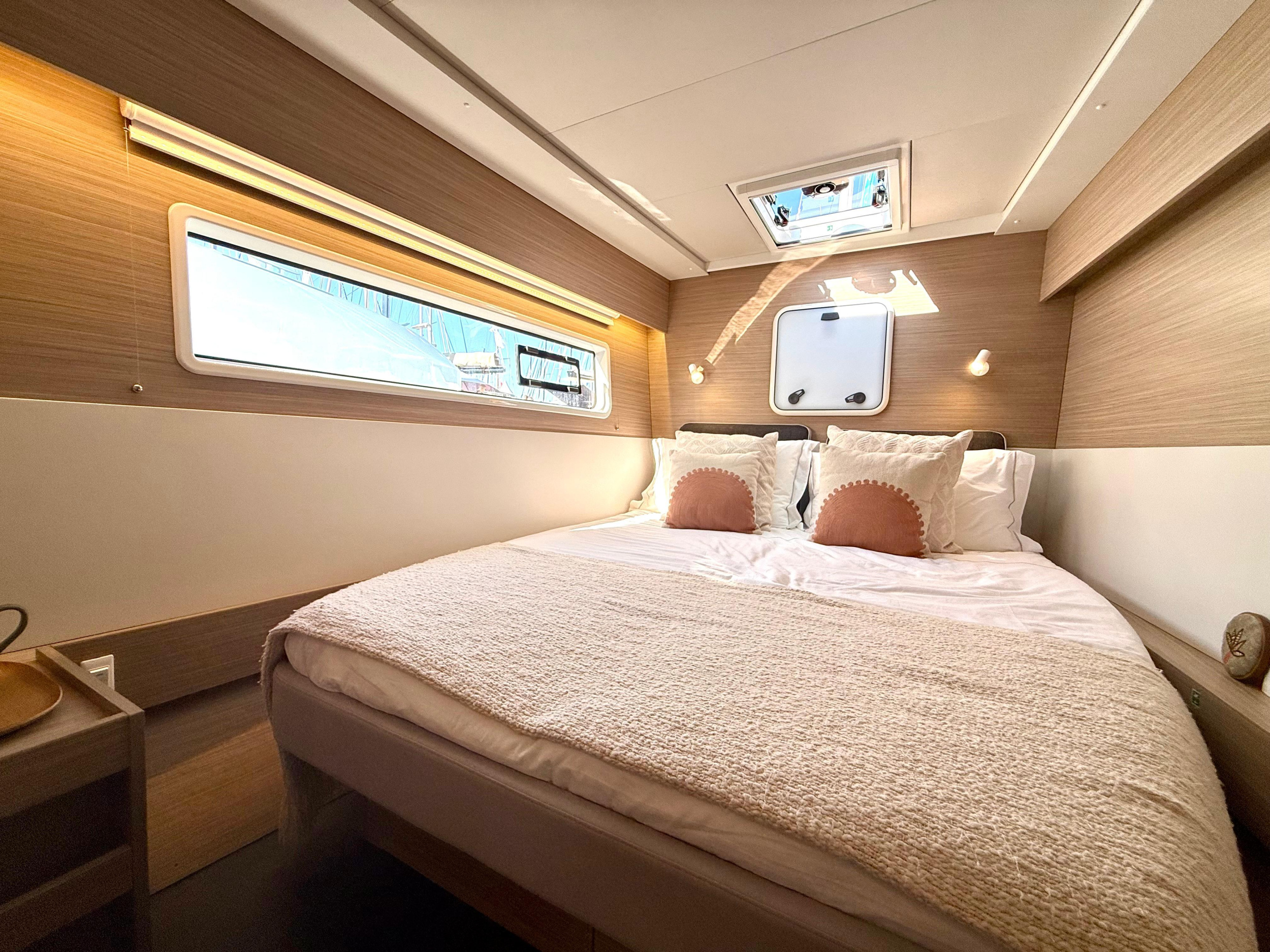 Lagoon 43 - 4 + 2 cab. — photo 3