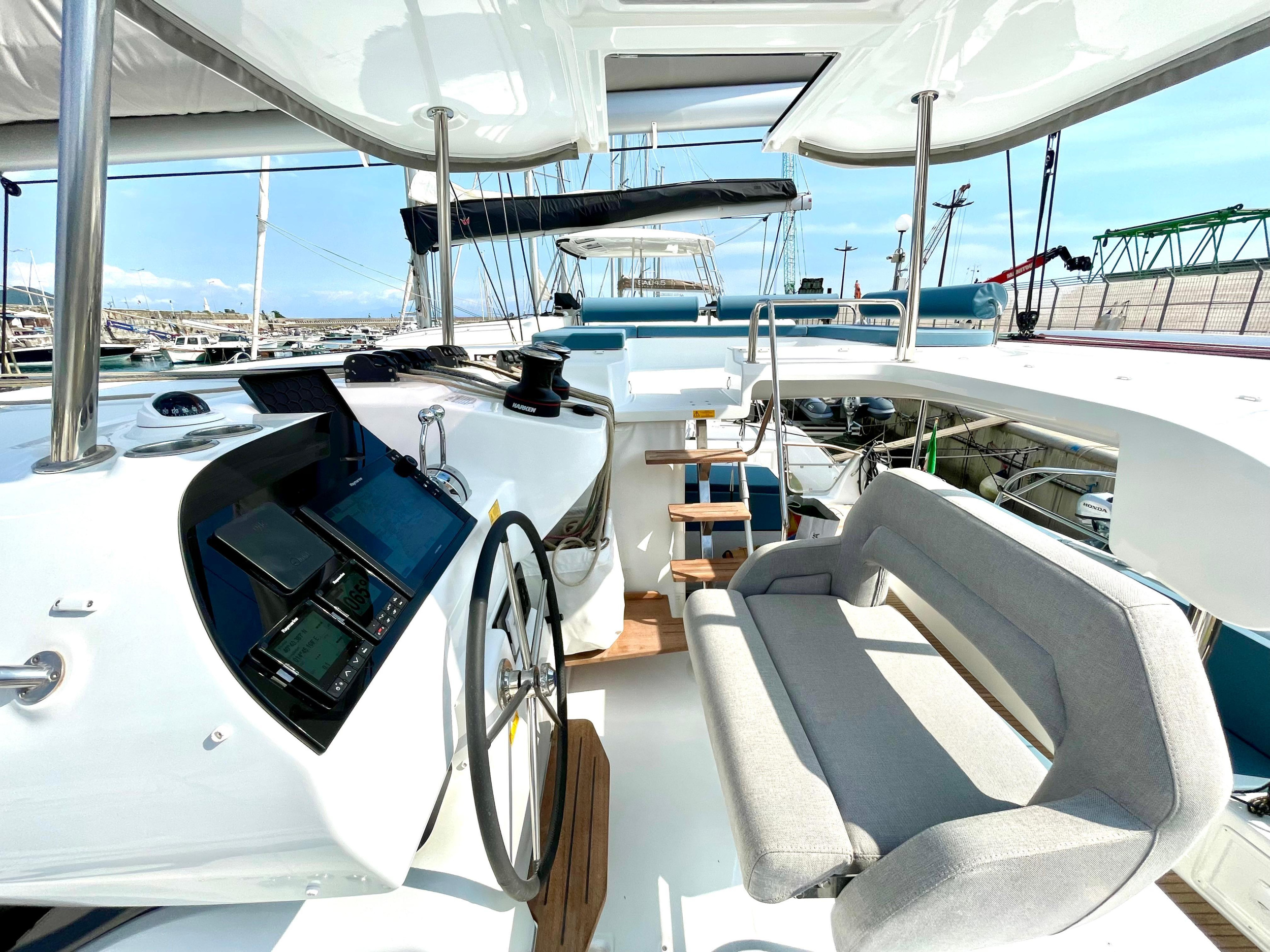 Lagoon 43 - 4 + 2 cab. — photo 9