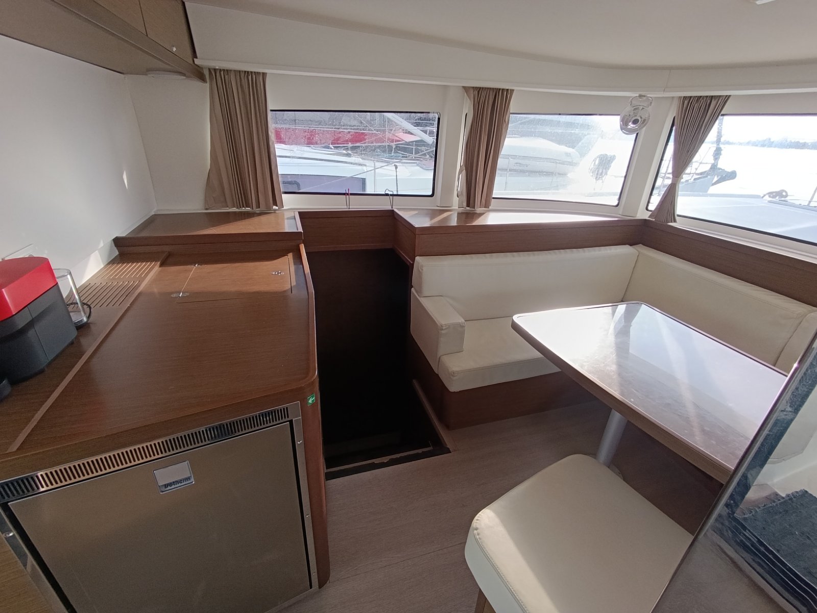 Lagoon 42 - 4 + 2 cab. — photo 7