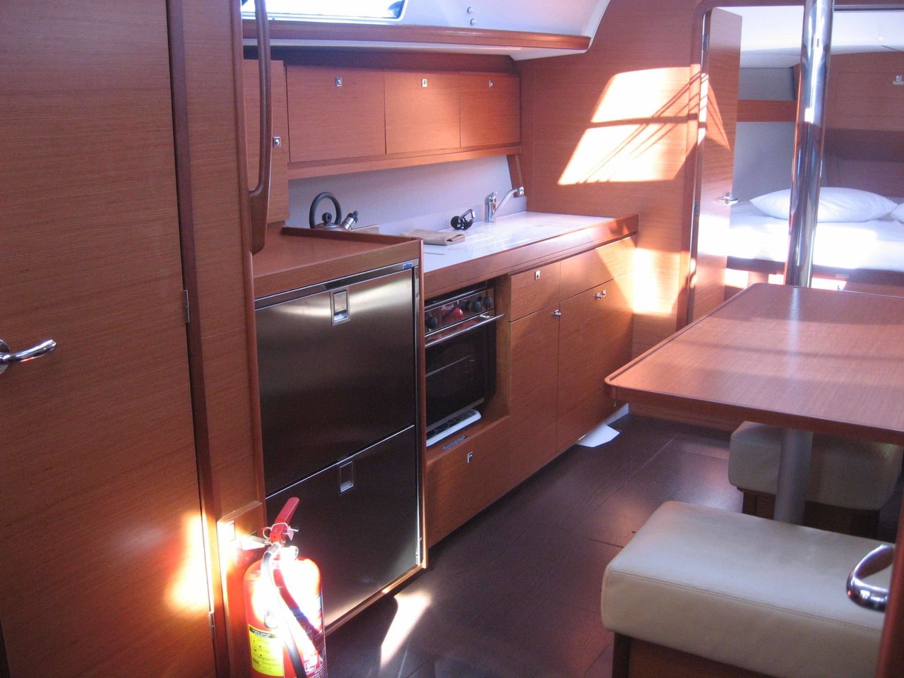 Dufour 382 GL — photo 7