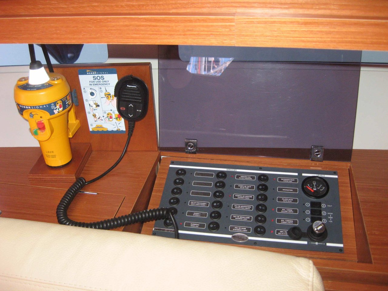 Dufour 382 GL — photo 9