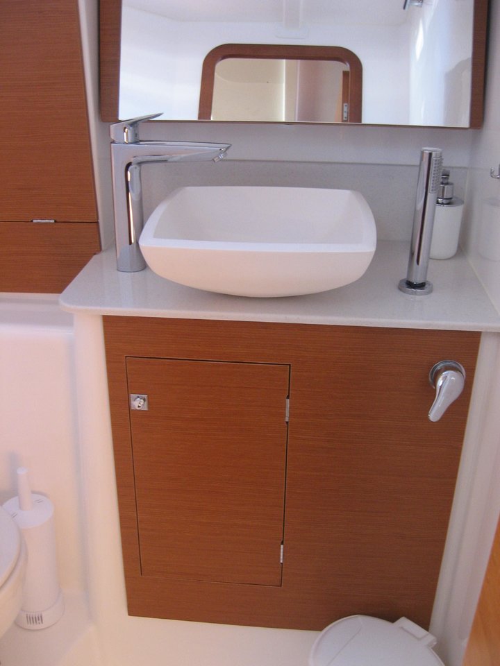 Dufour 382 GL — photo 14