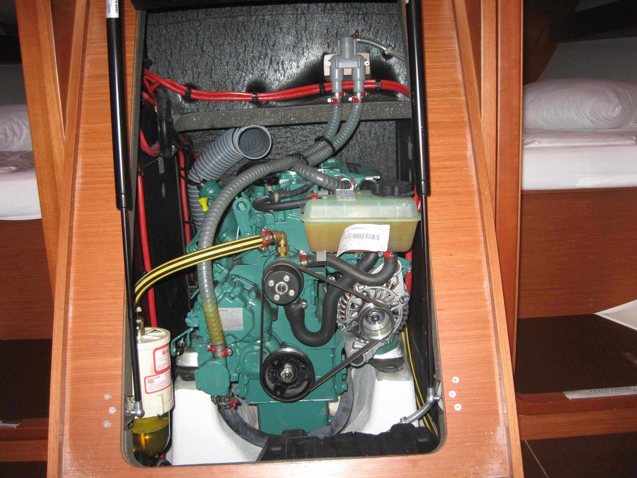 Dufour 382 GL — photo 16
