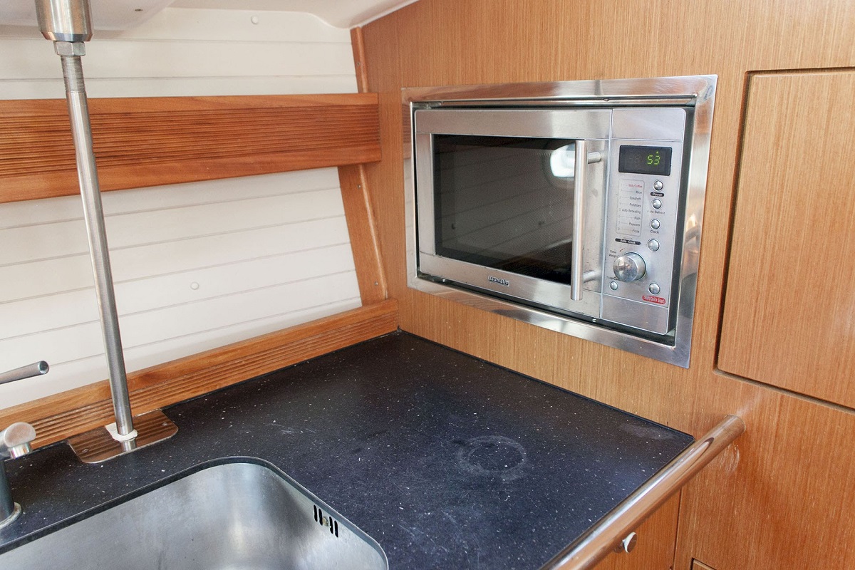 Bavaria 43 Cruiser — photo 20
