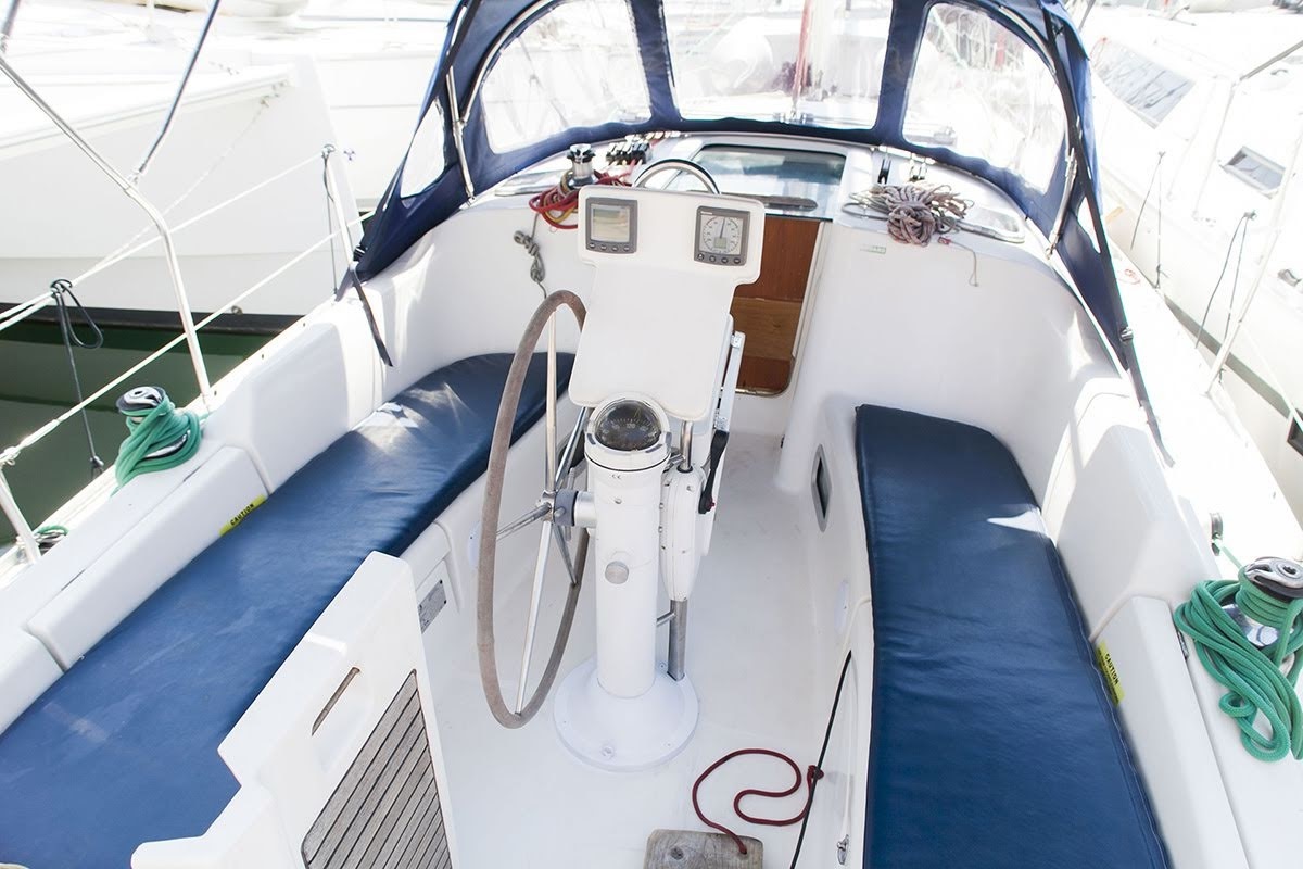 Oceanis Clipper 343 — photo 17
