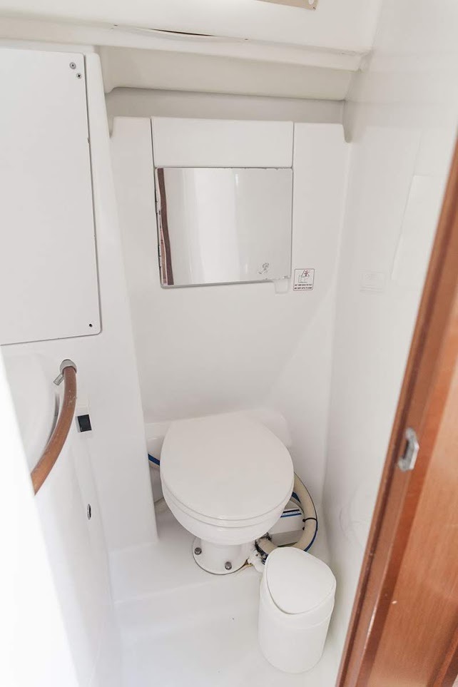 Oceanis Clipper 343 — photo 10