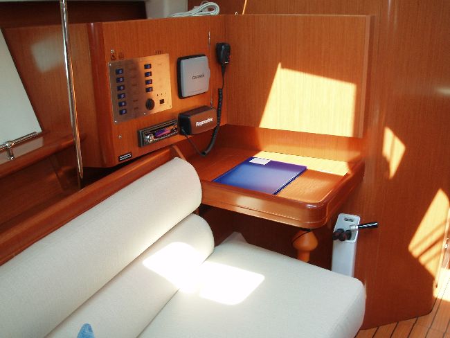 Oceanis Clipper 343 — photo 11