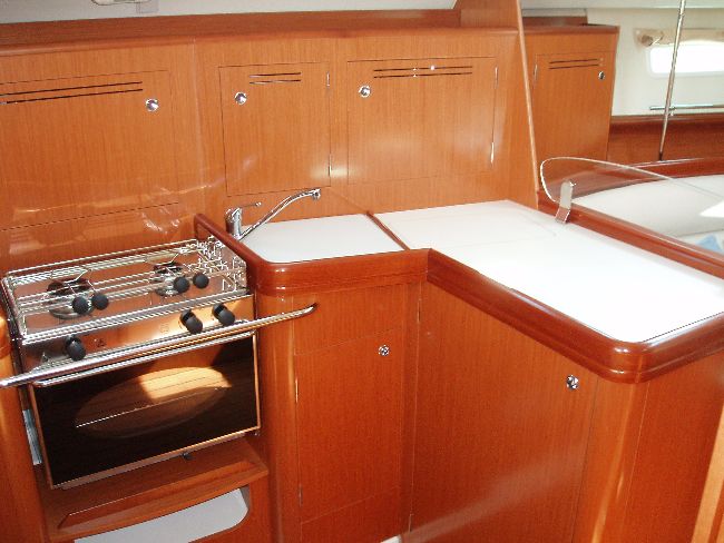 Oceanis Clipper 343 — photo 13