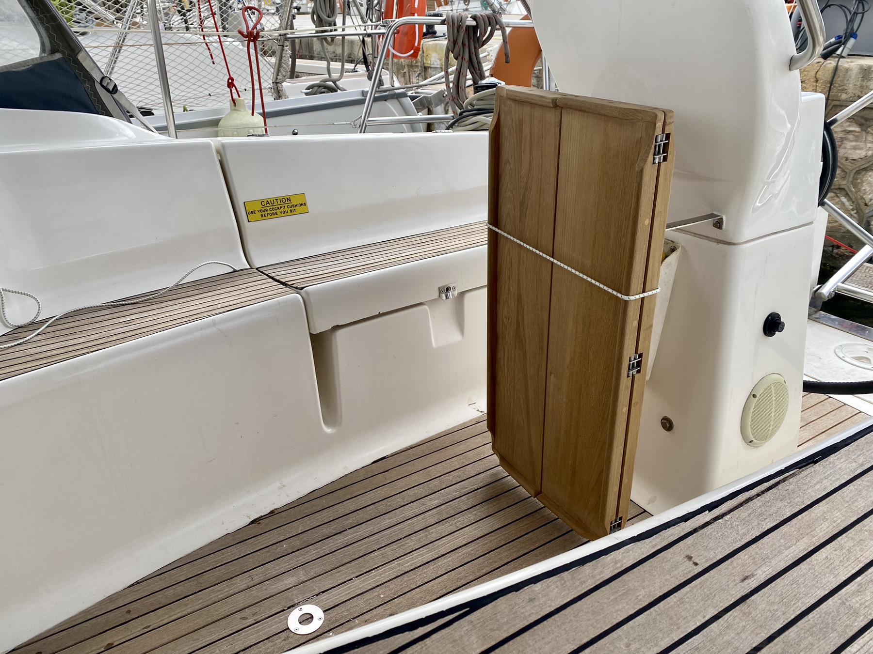 Bavaria 32 Cruiser — photo 8