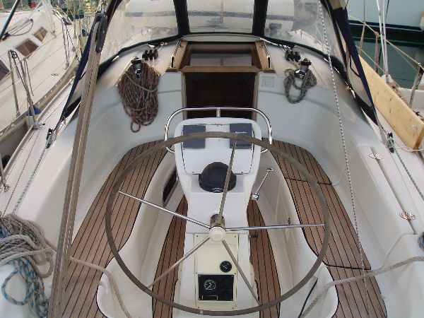 Bavaria 32 Cruiser — photo 9