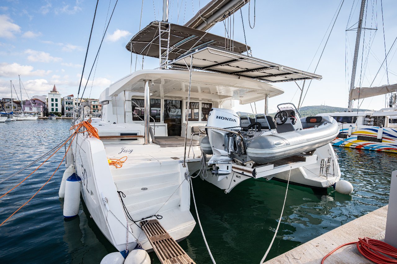 Lagoon 52 F - 4 + 2 cab. — photo 10