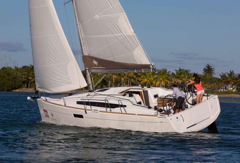 Sun Odyssey 349 - 3 cab. — photo 1