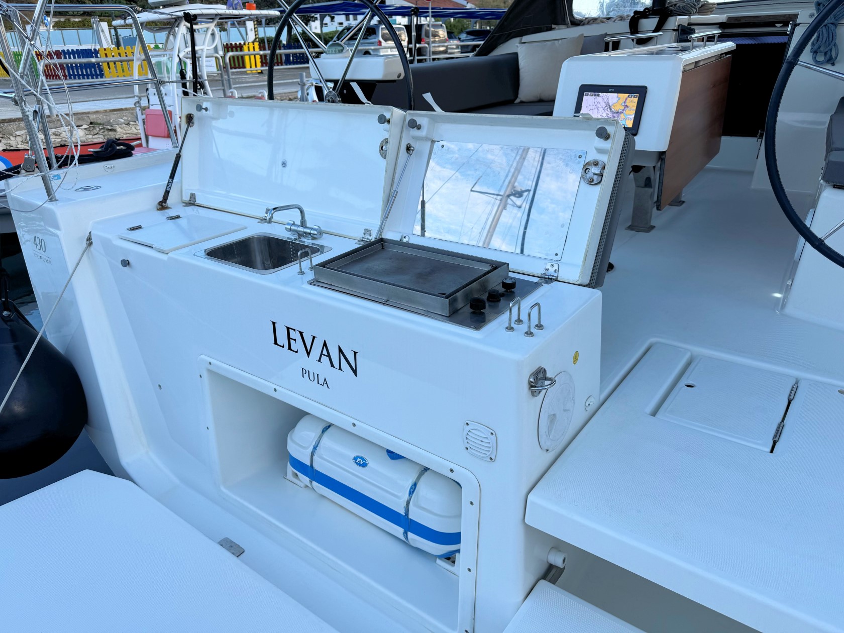 Dufour 430 GL — photo 15