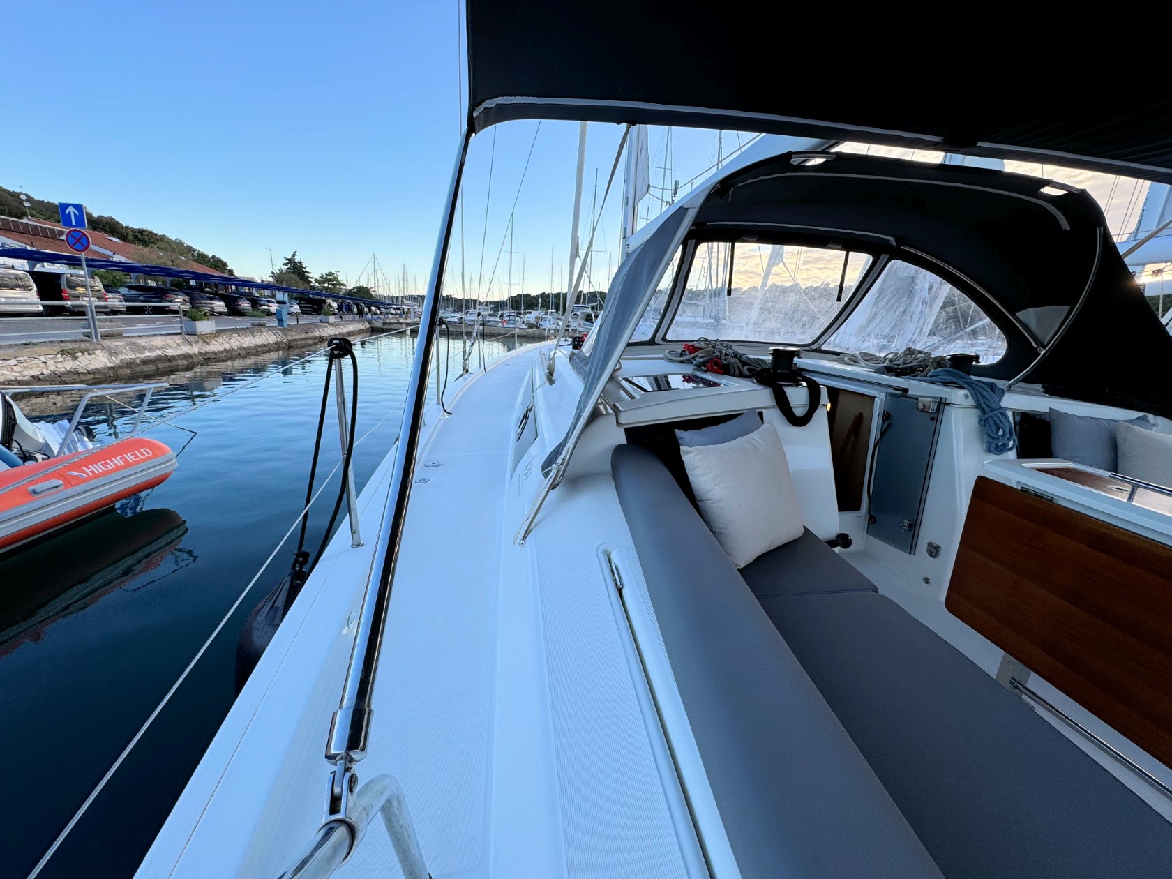 Dufour 430 GL — photo 16