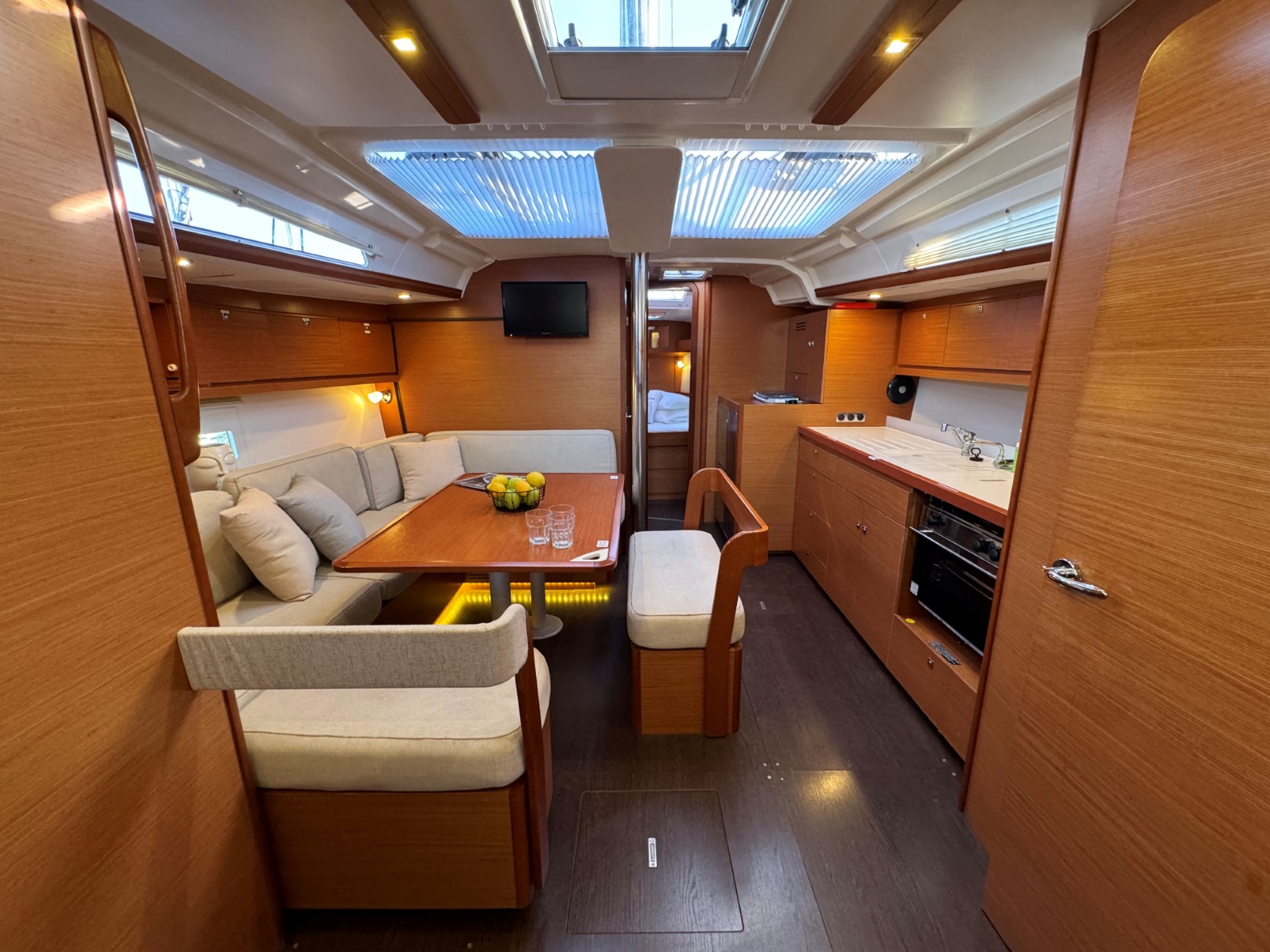 Dufour 430 GL — photo 24