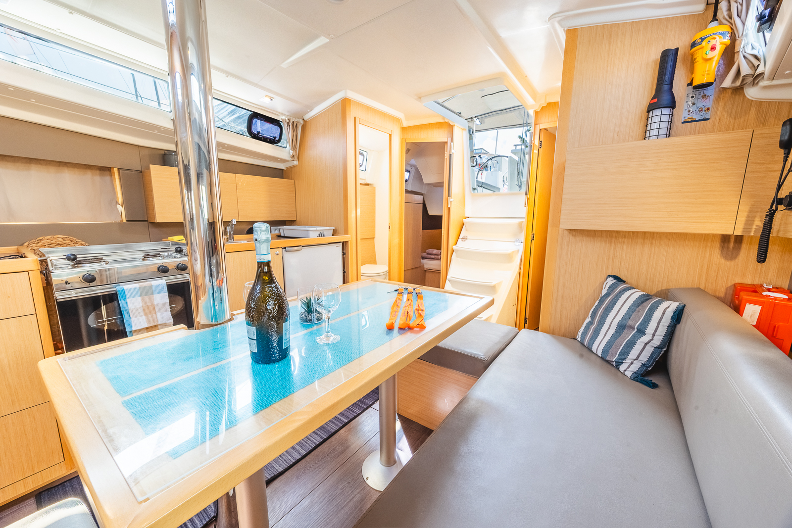 Oceanis 38.1 — photo 10