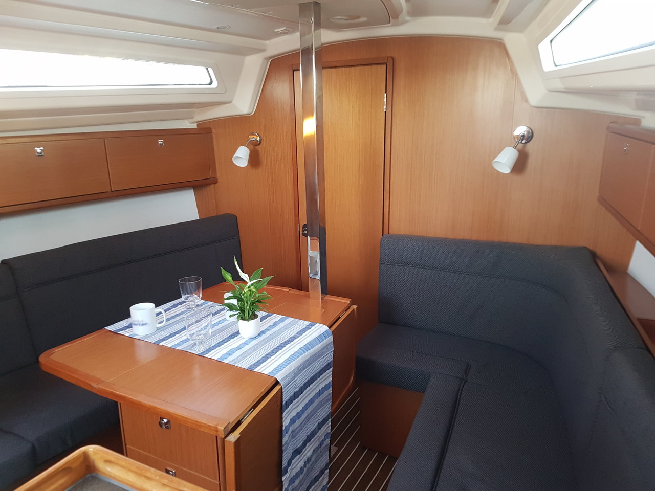 Bavaria Cruiser 34 — photo 4