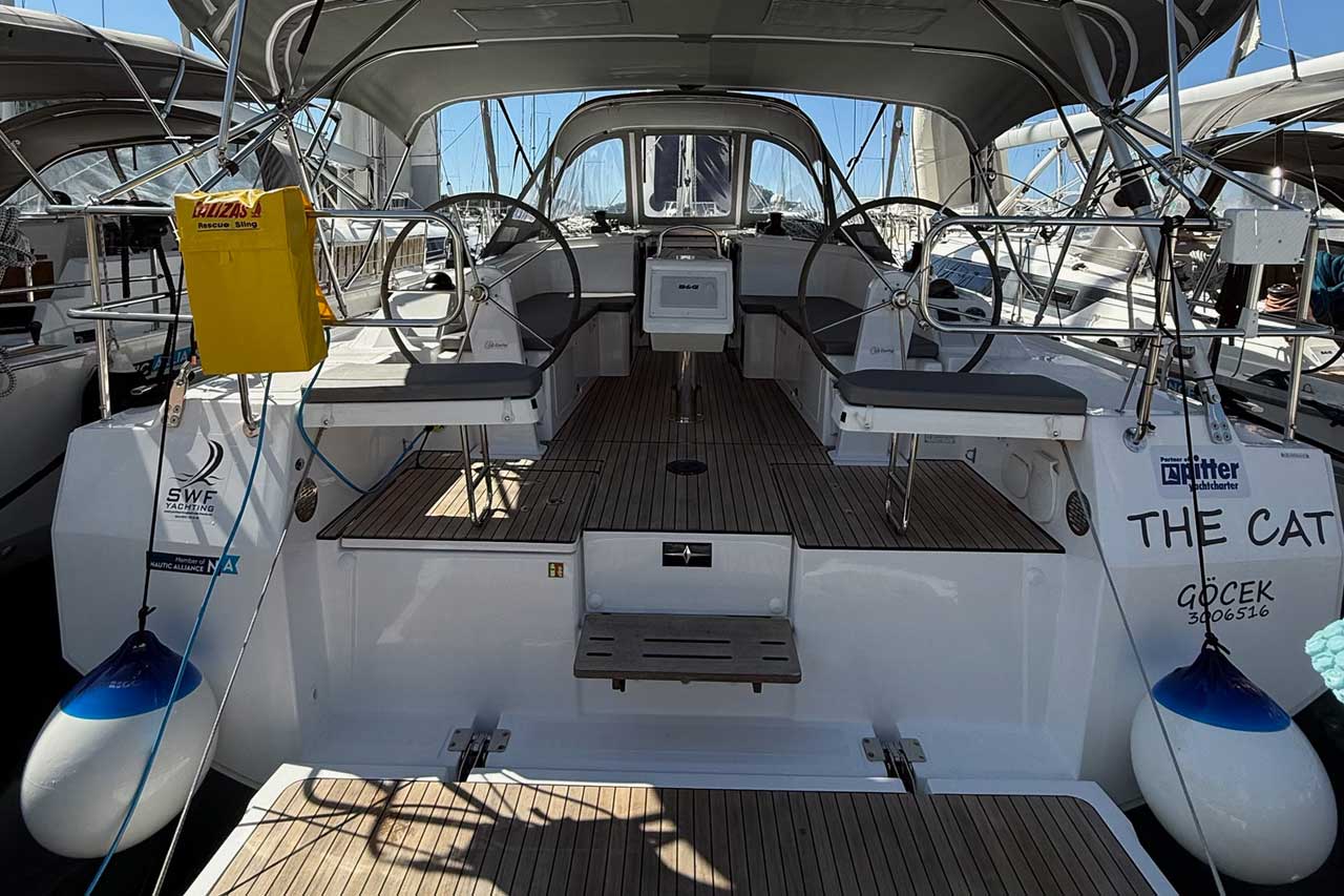 Bavaria C38 — photo 1