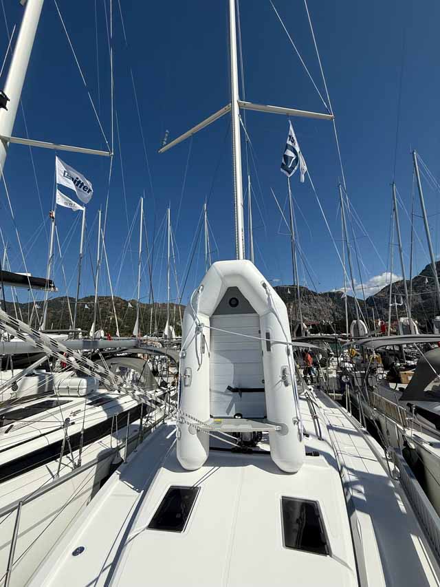 Bavaria C38 — photo 7