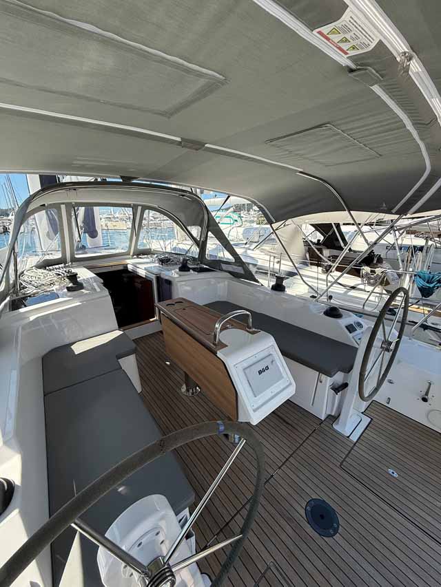 Bavaria C38 — photo 8