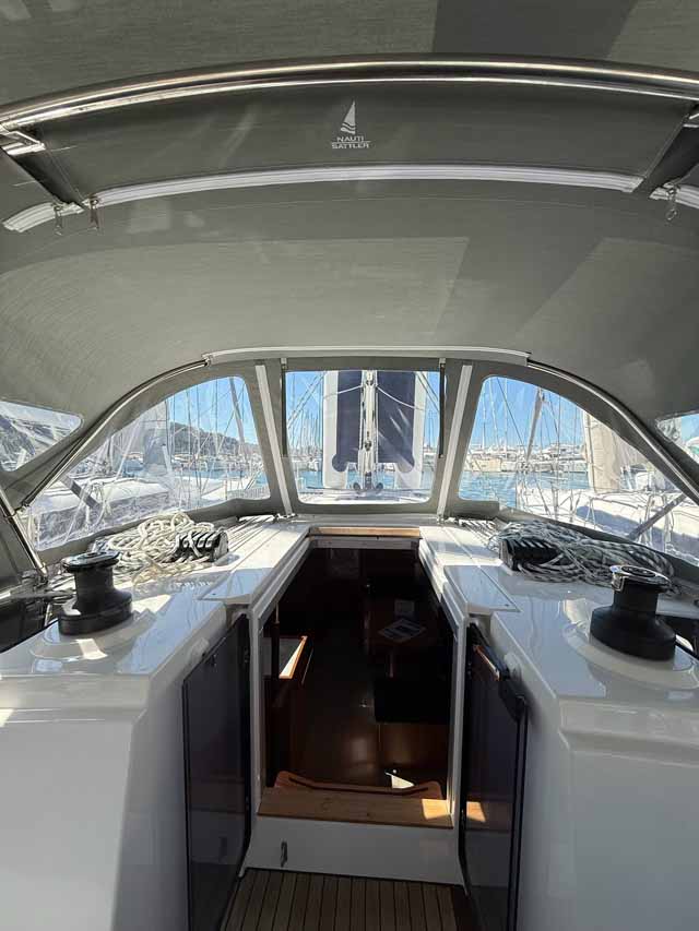 Bavaria C38 — photo 9