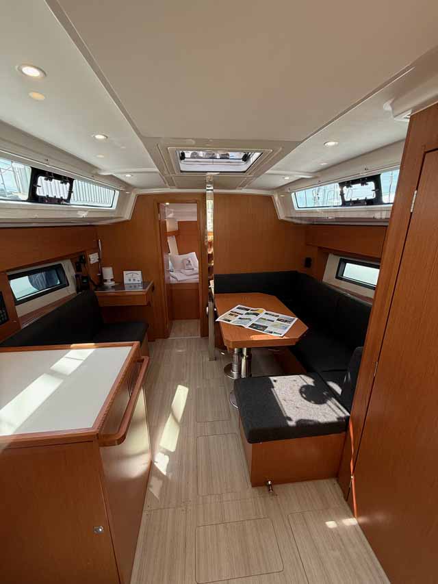 Bavaria C38 — photo 10