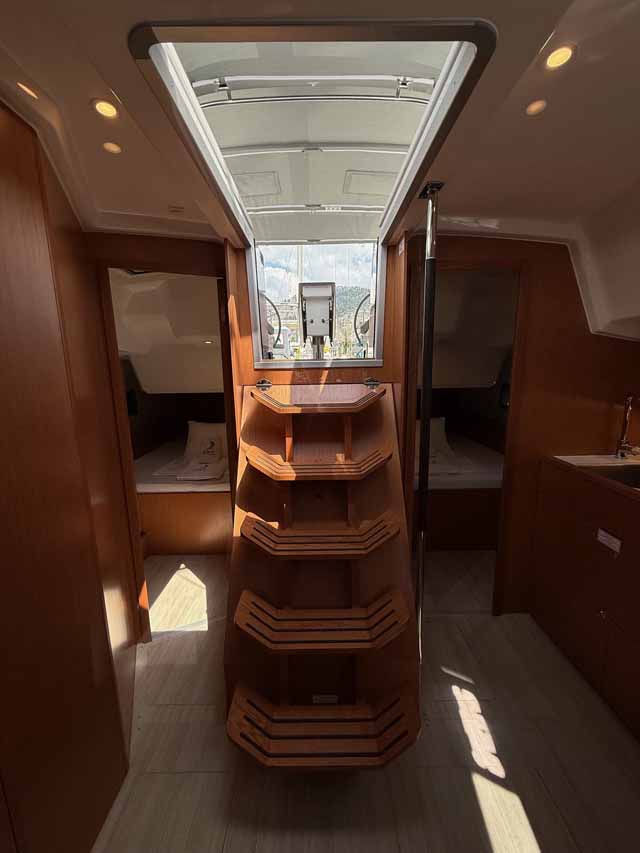Bavaria C38 — photo 14
