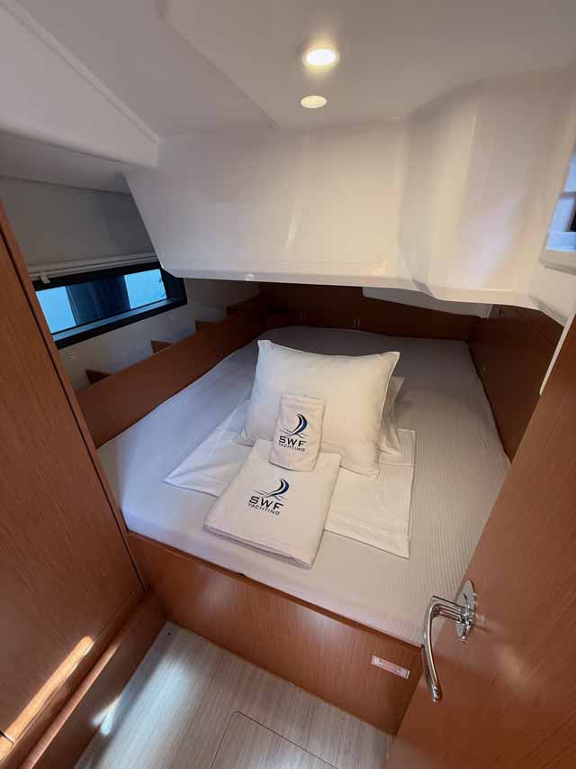 Bavaria C38 — photo 16