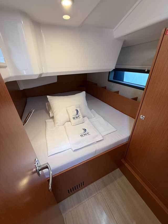 Bavaria C38 — photo 17