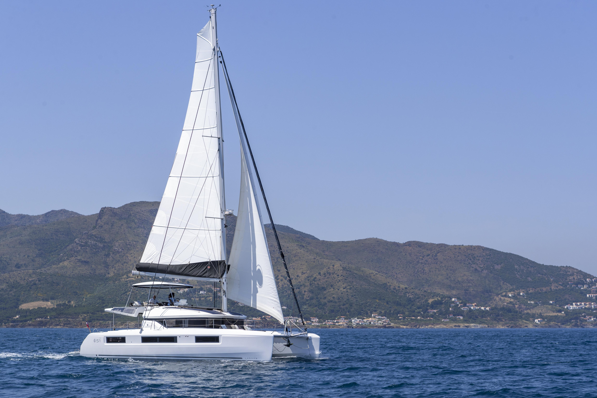 Lagoon 51 - 6 cab. — photo 1