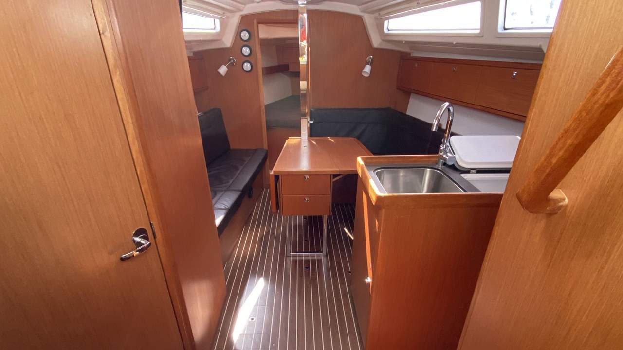 Bavaria Cruiser 34 — photo 6