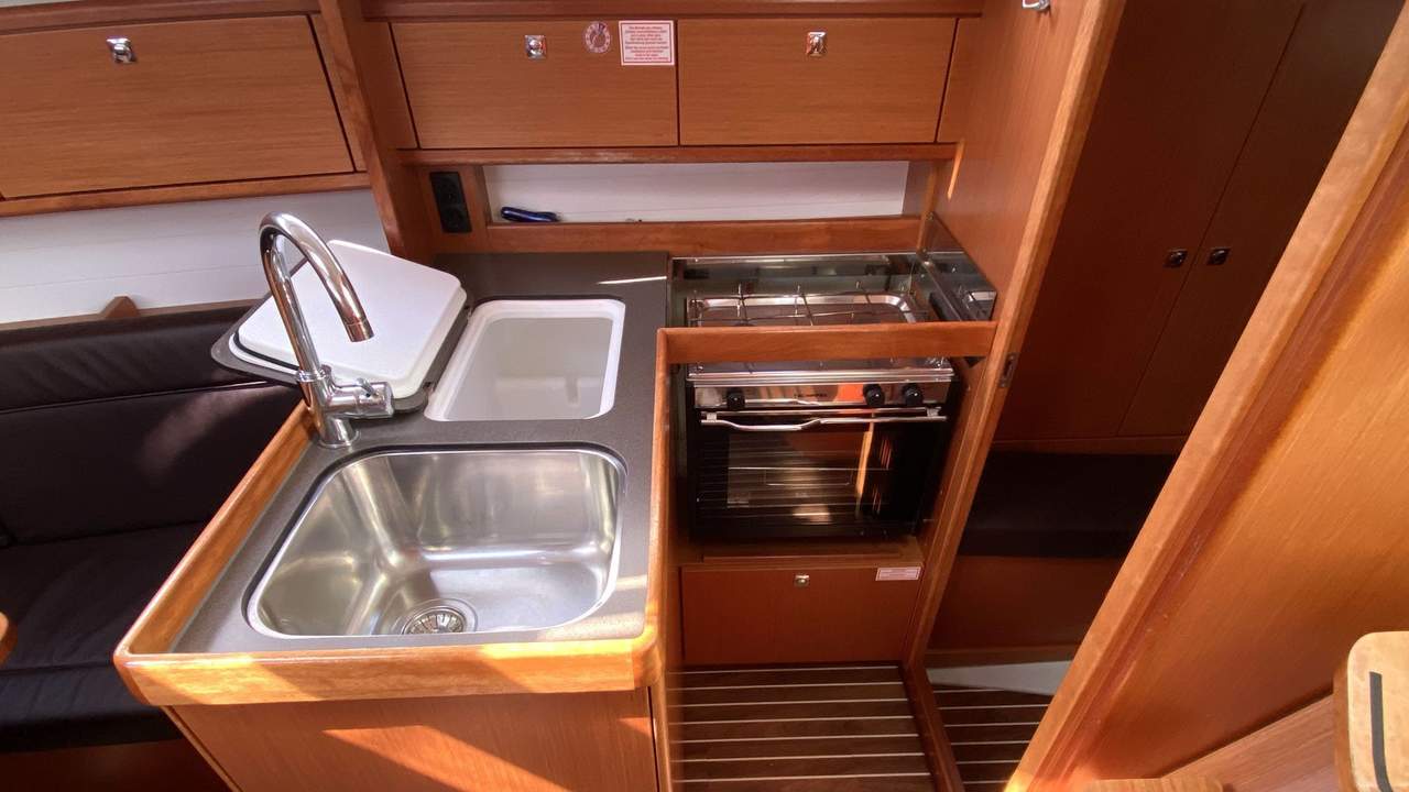 Bavaria Cruiser 34 — photo 7
