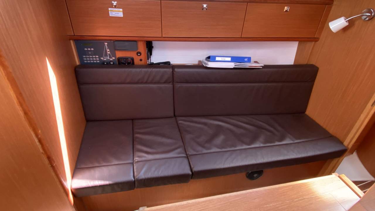 Bavaria Cruiser 34 — photo 9