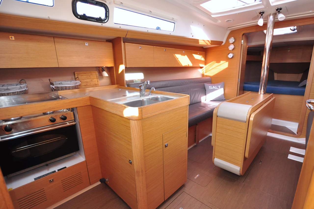 Dufour 350 GL — photo 15