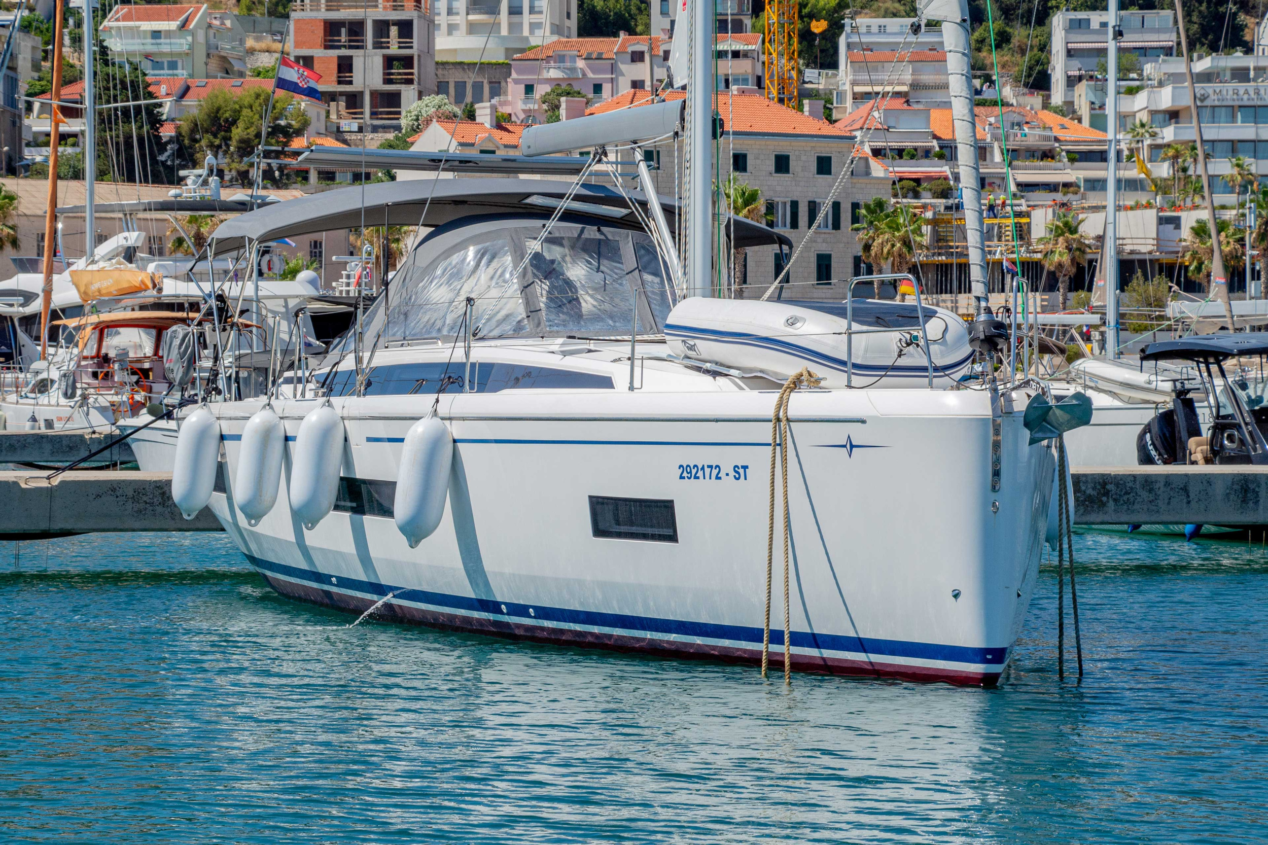 Bavaria C46 - 4 cab. — photo 3