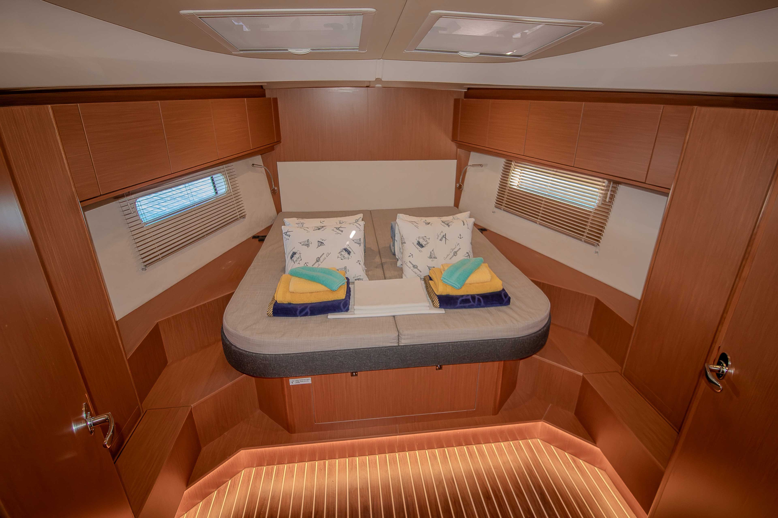 Bavaria C46 - 4 cab. — photo 10