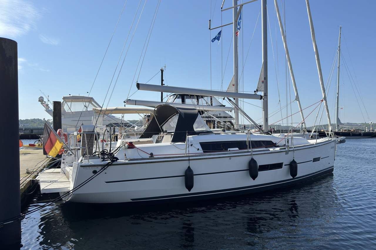 Dufour 382 GL — photo 8